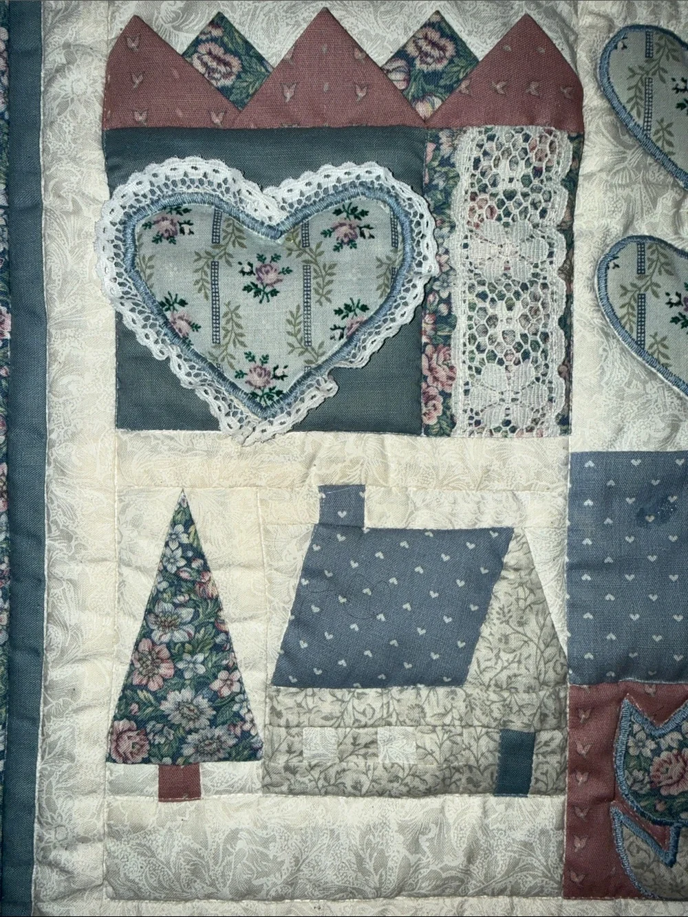 Vintage Handmade Floral Patchwork Quilt Wallhanging in Blue, Pink and Cream